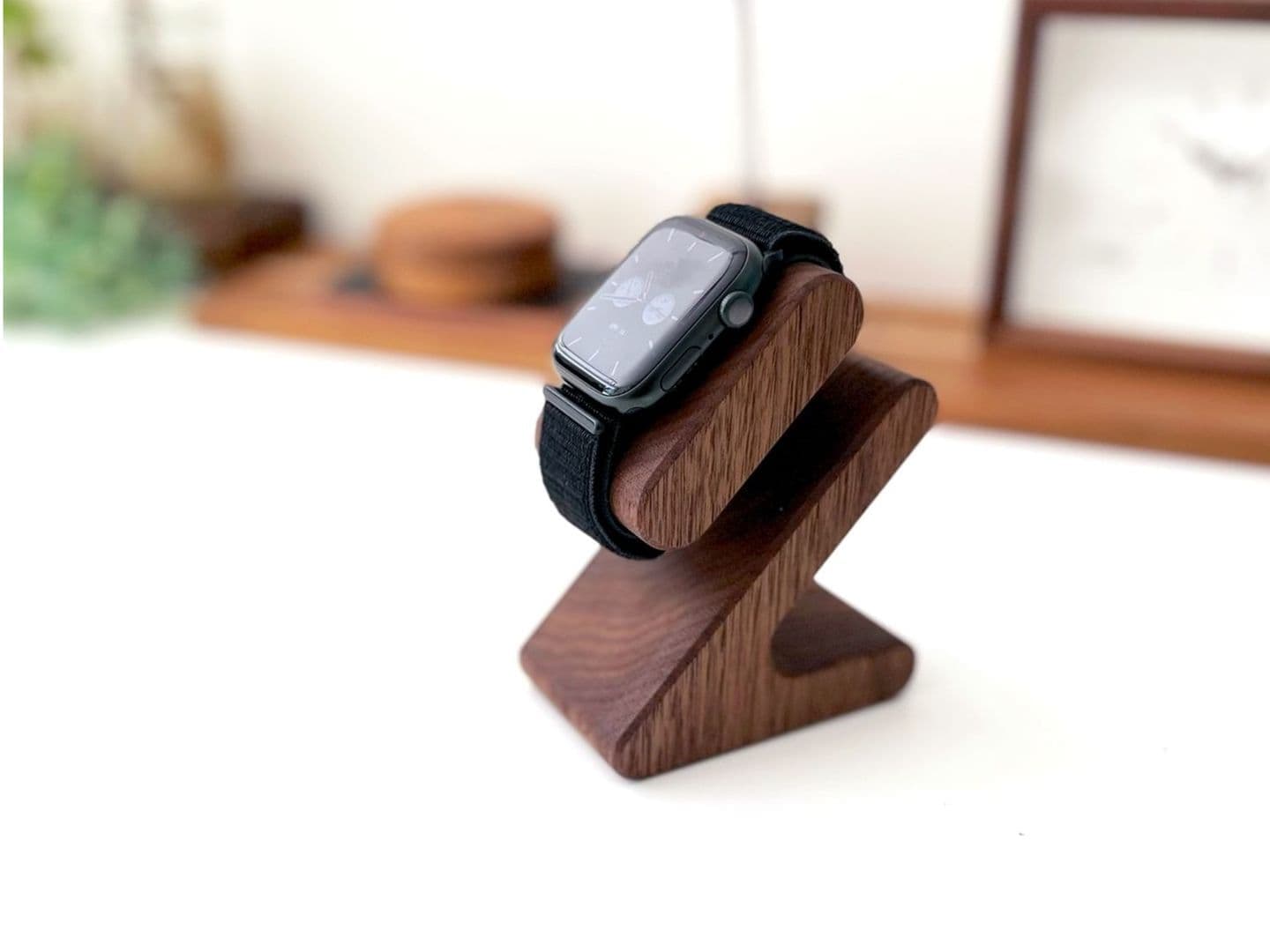 km-103_腕時計スタンドof加藤木工株式会社