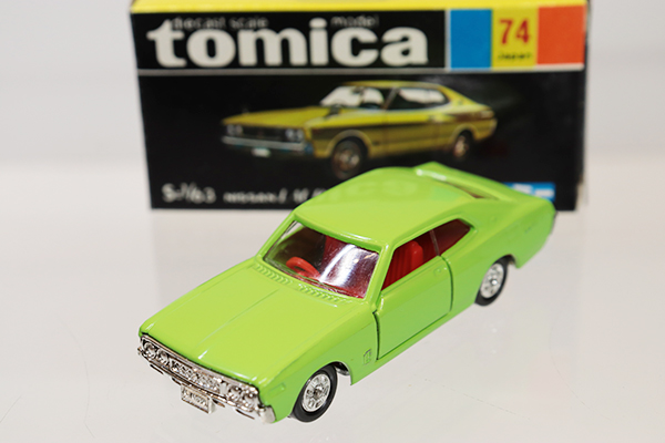 トミカ Nissan Laurel 2000 SGX ミニカーオリジナル黒箱付 ミニカー