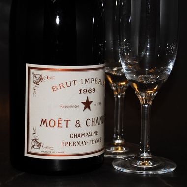 1969年シャンパン | Moet et Chandon Brut Imperial Rose（モエ・エ