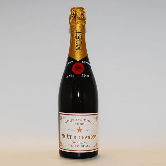1969年シャンパン | Moet et Chandon Brut Imperial Rose（モエ・エ