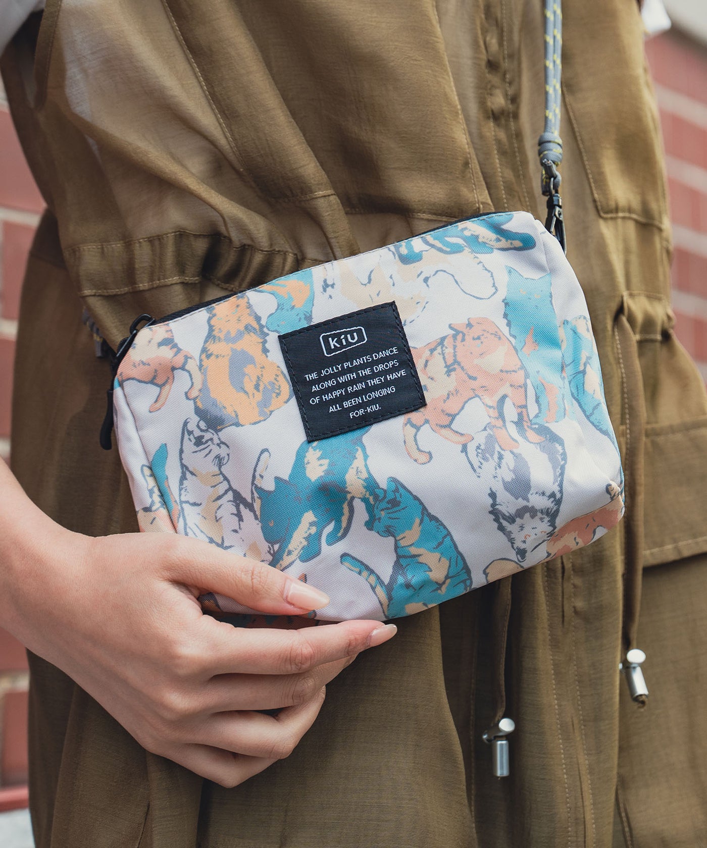 パラコードサコッシュポーチ k362 – KiU公式オンラインショップ