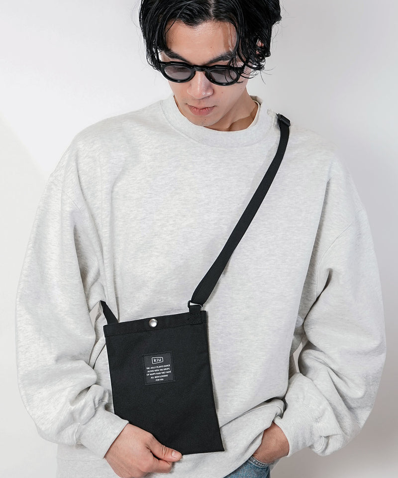 600D サコッシュミニ K233 – KiU公式オンラインショップ
