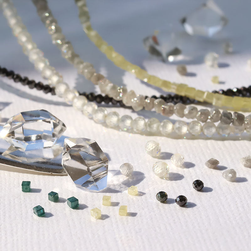 天然石 ボタンカット モアサナイト ブラック(合成) – 貴和製作所