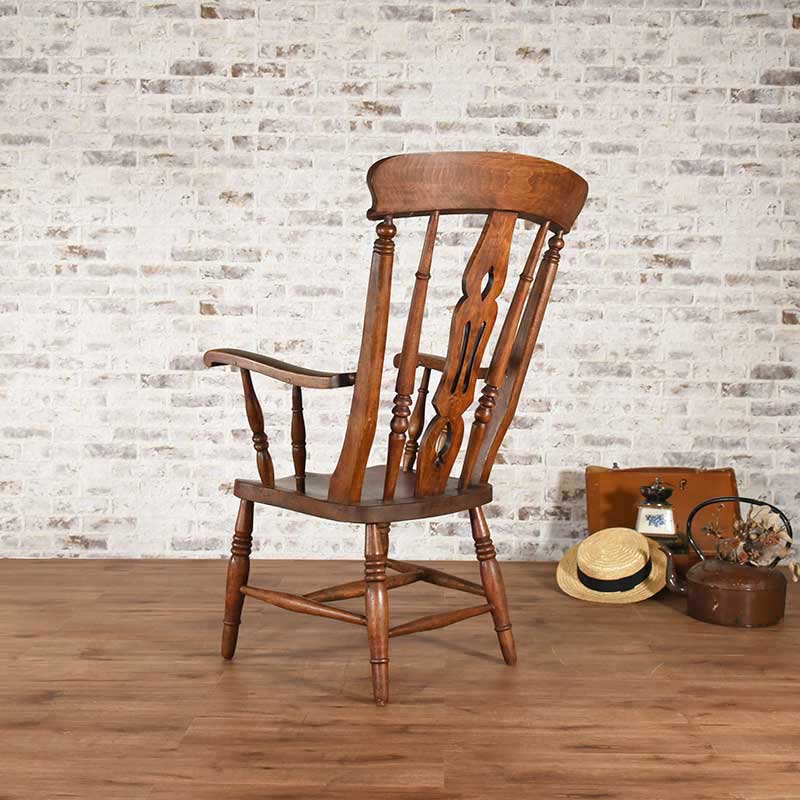 背もたれの高いウィンザーチェア.2 – 神戸アンティークウェアハウス