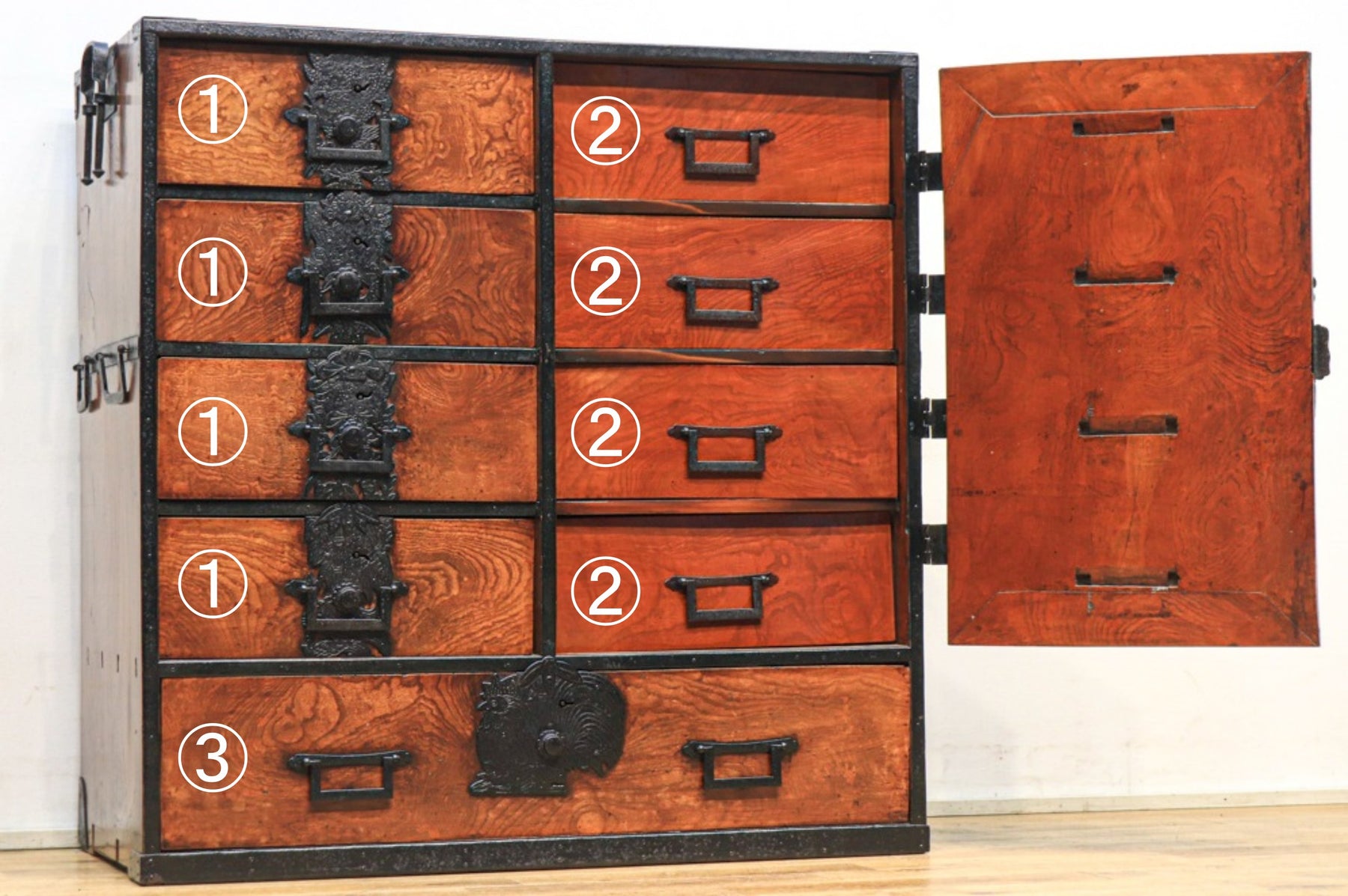 大珍品!! 文明開化!! 西洋の将校を金具に描いた極上帳場箪笥 BB1236-MT