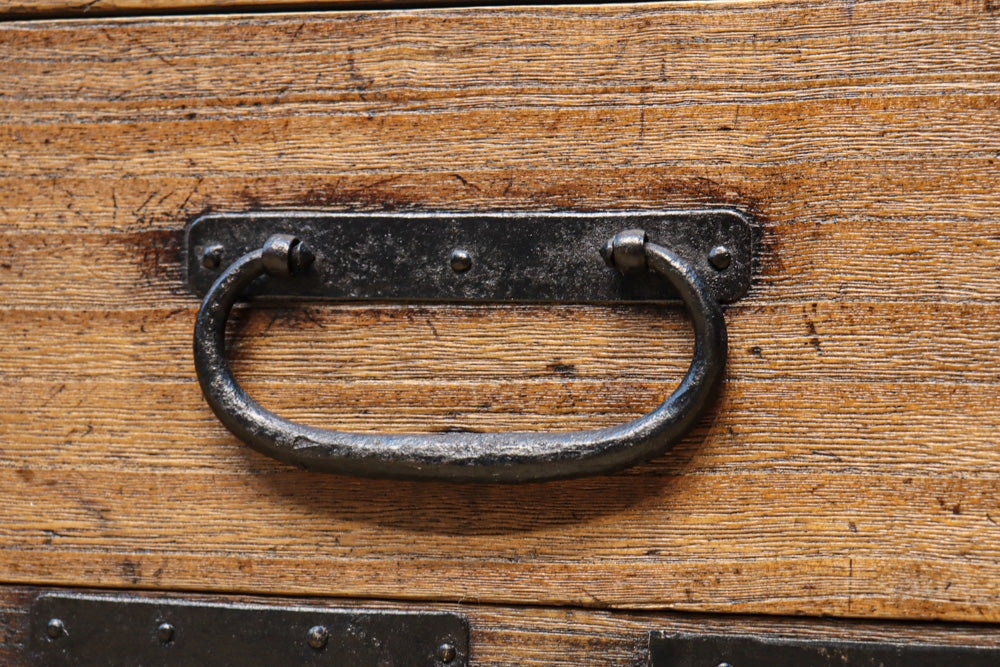 味わい深い色彩に風格漂う刀箪笥 BB2854 – 古福庵 [ KOFUKUAN