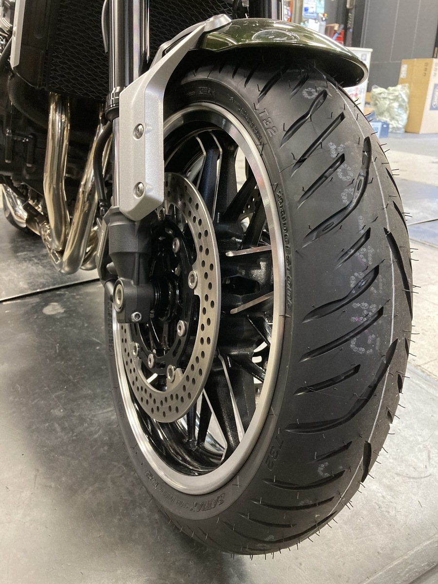 カワサキ Z900RS ブリヂストン T32 前後タイヤ交換 - NAPS-ON マガジン