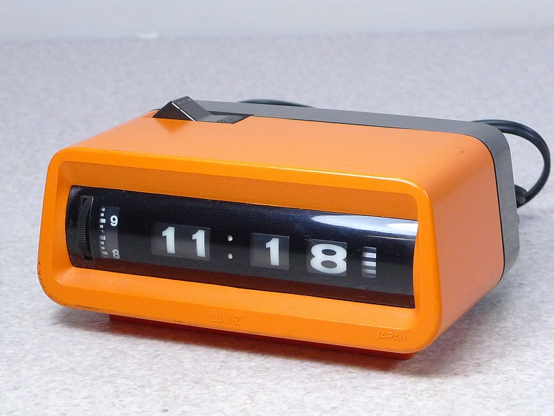 オレンジ色の置時計Maruman 置時計 EM-700 オレンジ ミッドセンチュリー