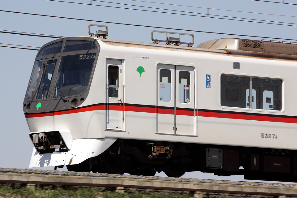 KSWeb - 四直の異端車たち 1 - 都営5300形5327編成