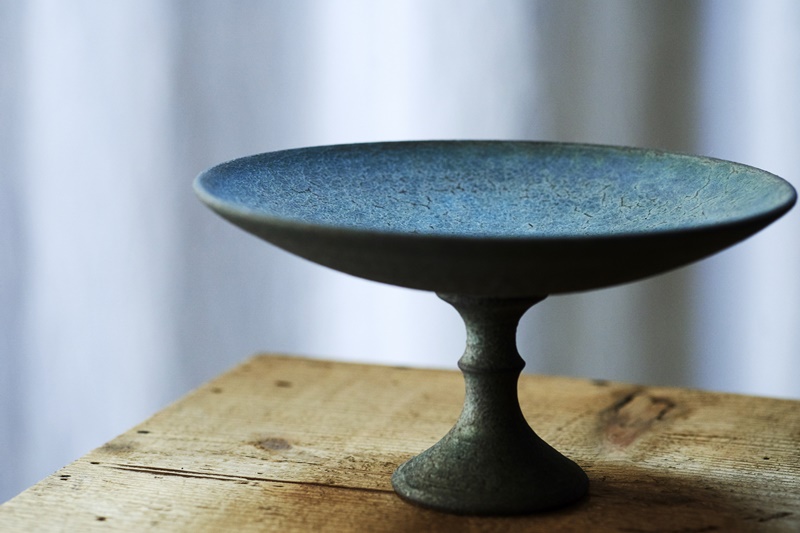 静けさの中にある美しさとしなやかさ、瀬川さんのうつわ | 暮らしと