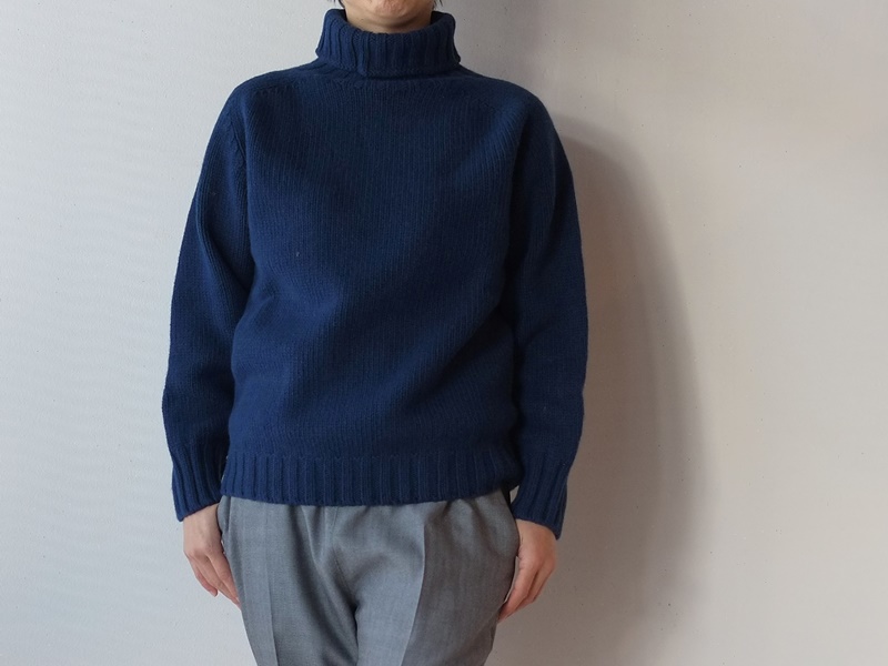 柔らかくて軽くて暖かい「Harley of Scotland」 のラムウールセーター