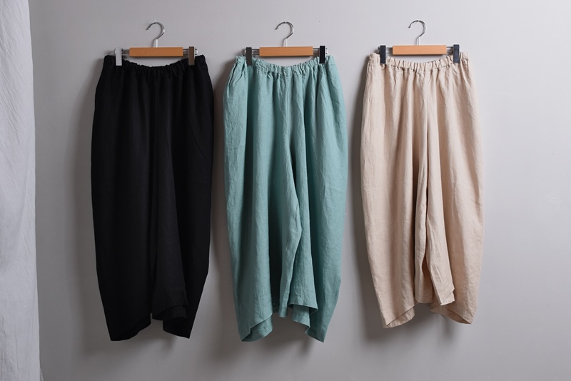 定番アイテムにおしゃれ感をプラス「suzuki takayuki」のパンツ