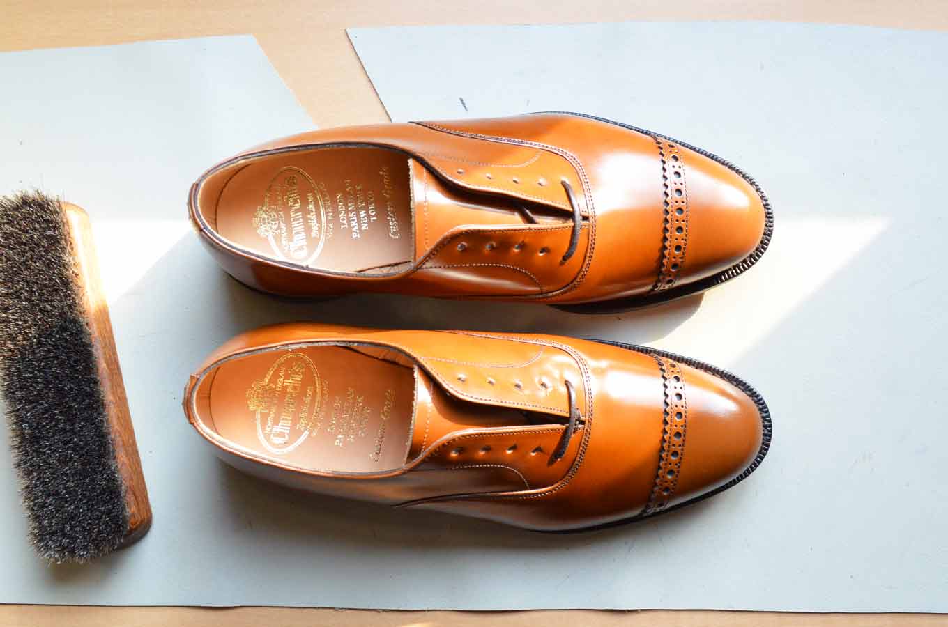 チャーチのポリッシュドバインダーカーフにクリームやオイルは浸透する