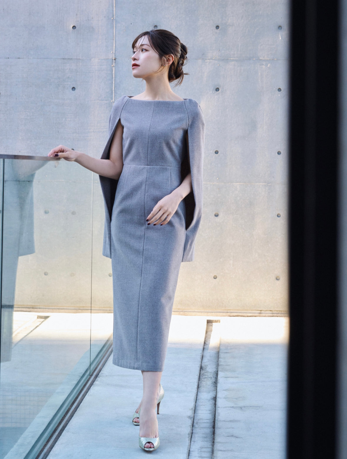 L'AUBE BLANC Narrow line Cape Dress