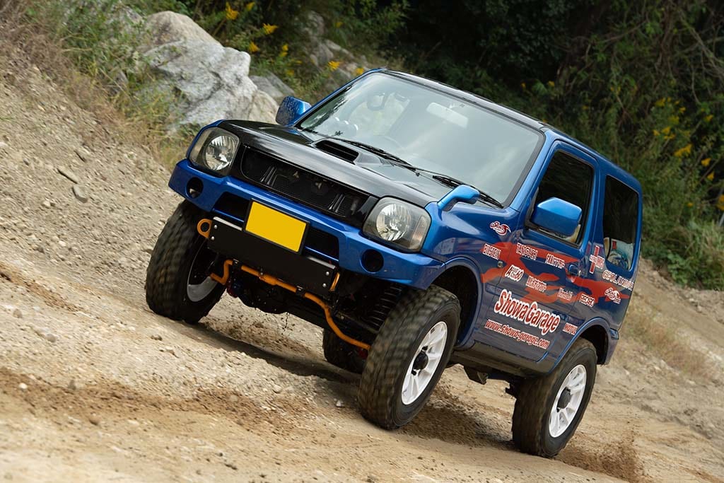 見た目はガッツリハード仕様で乗り味はソフトライドなジムニーJB23