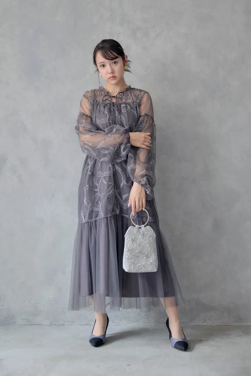チャコールのリボンエンブロイダリーレイヤードドレス | Dorry doll