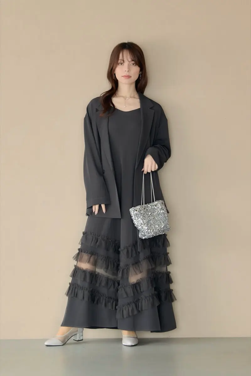 チャコールのトランスペアレントヘムセットアップドレス | et.UNiVER