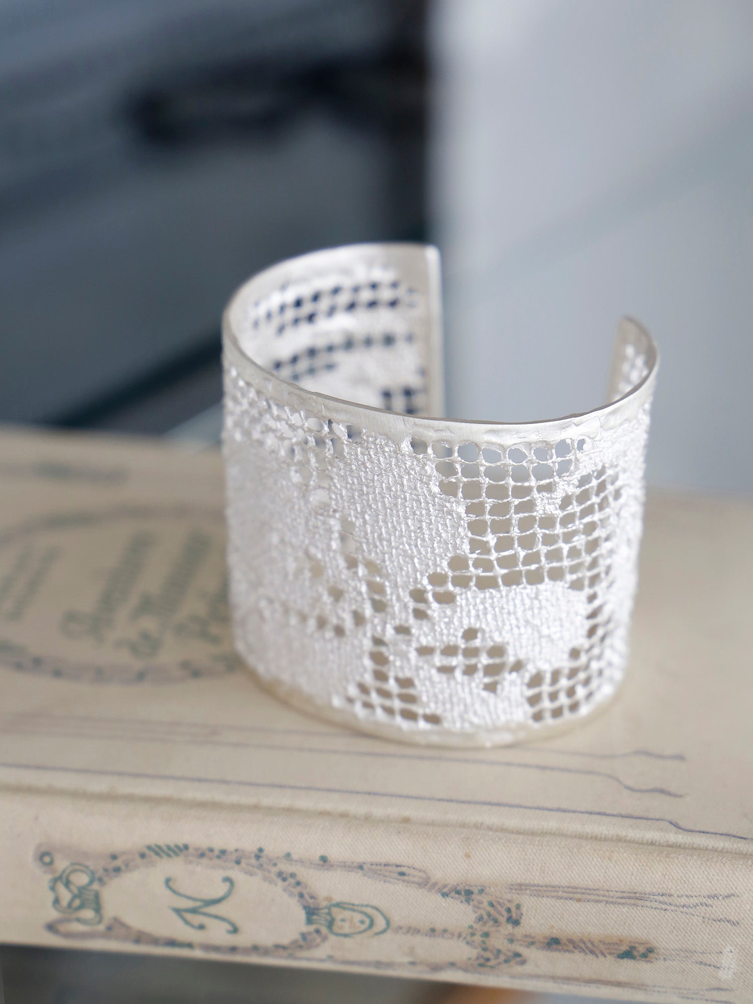 MAISON RUBUS. リコレクションレース バングル (LL) — LISETTE