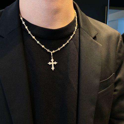 MEDIUM GOTHIC CROSS PENDANT 18k Yellow Gold / DIAMONDS PENDANT