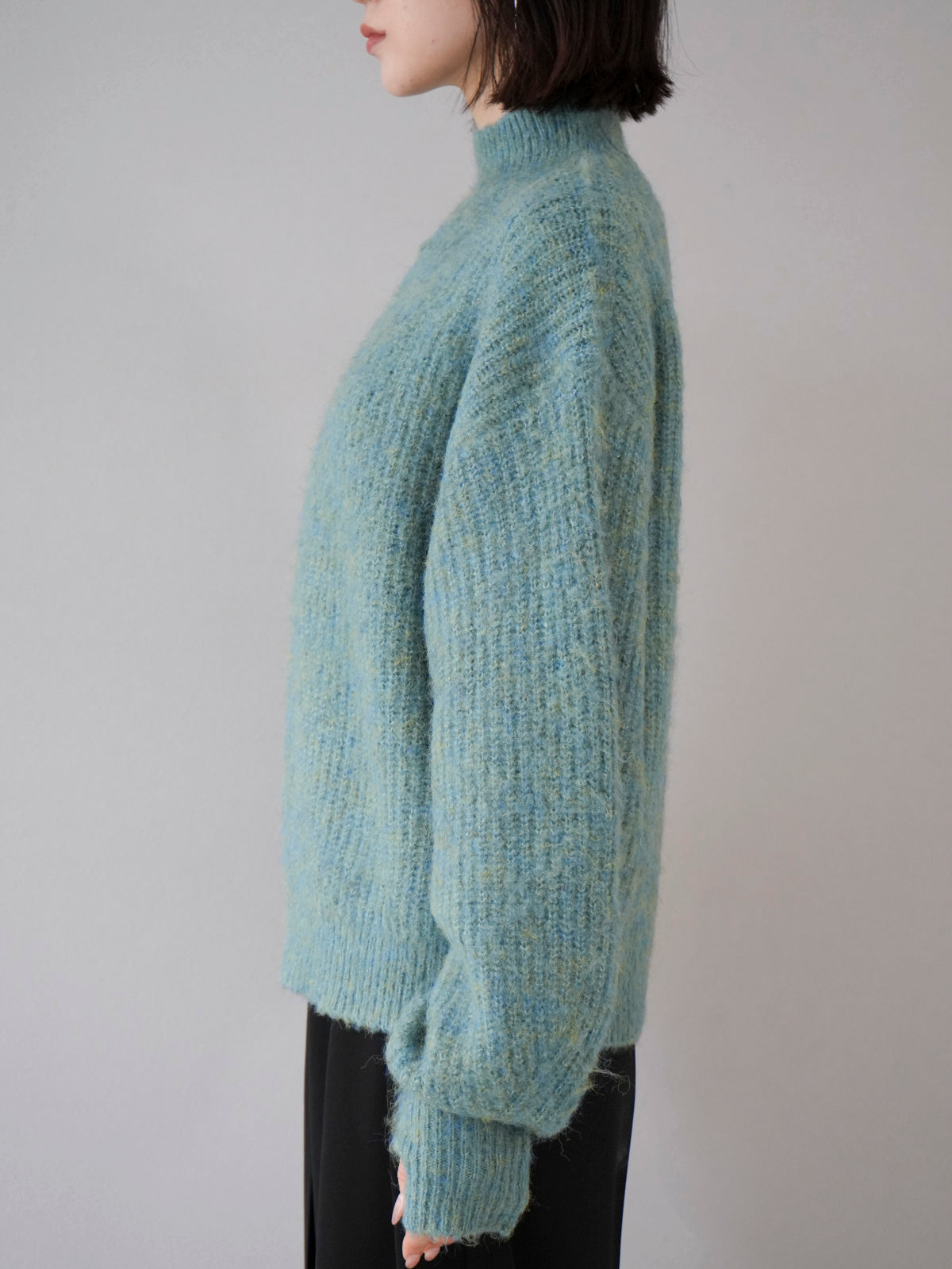 予約]フィンガーホールミックスヤーンモヘアタッチニットプルオーバー