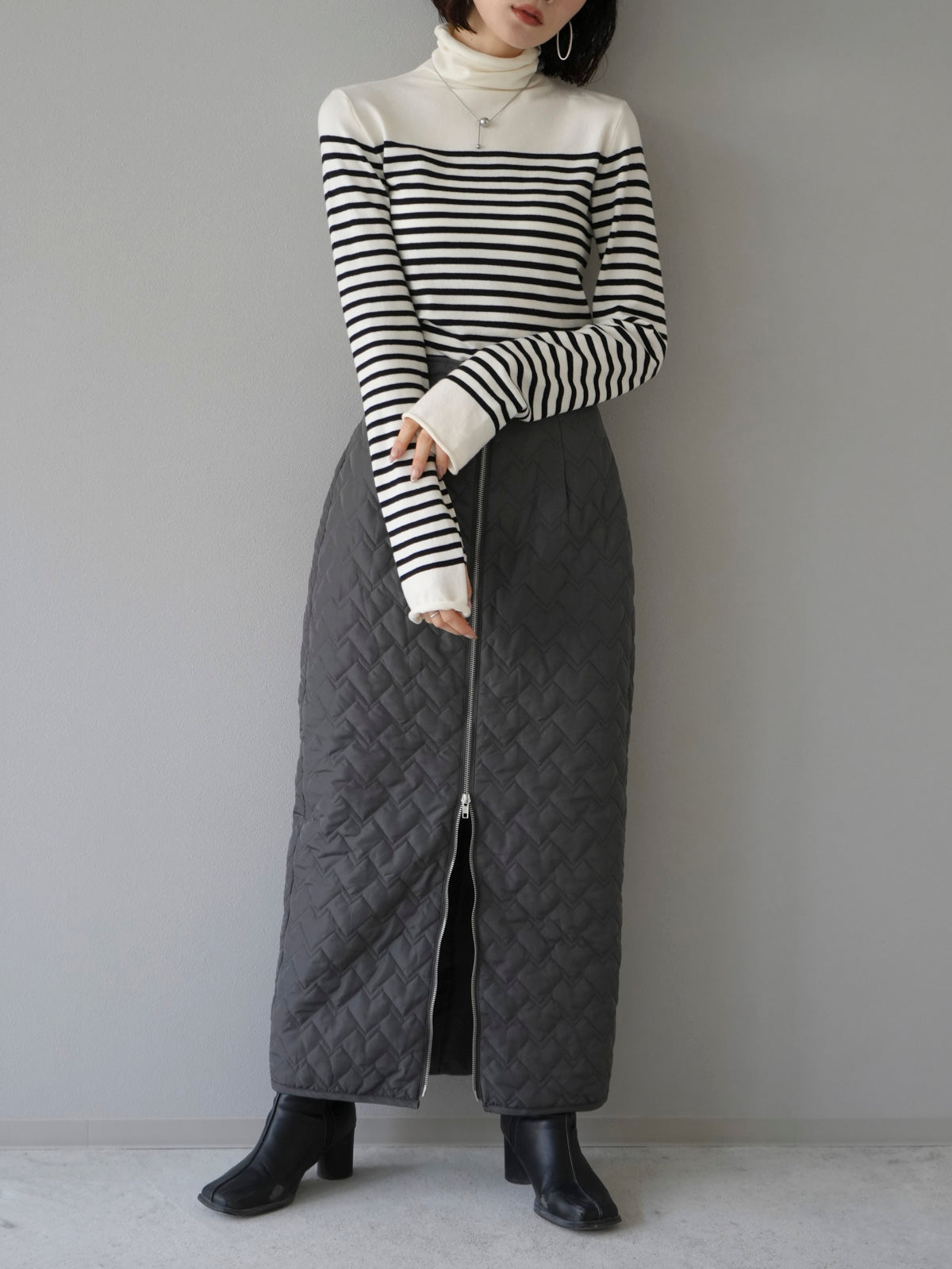 予約]キルティングジップスカート/グレー – Lumier