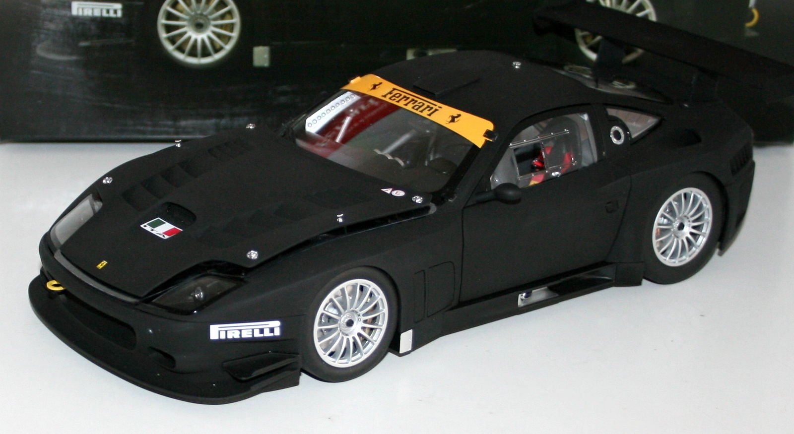 Kyosho 1/18 2005 Ferrari 575 GTC Evoluzione: Matte Black : Amazon