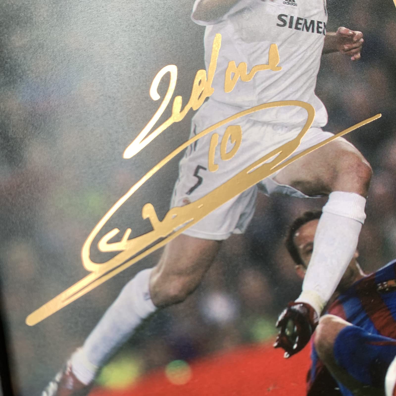 Amazon.co.jp: ORIMAMI サイン入りサッカーボール ジネディーヌ ジダン