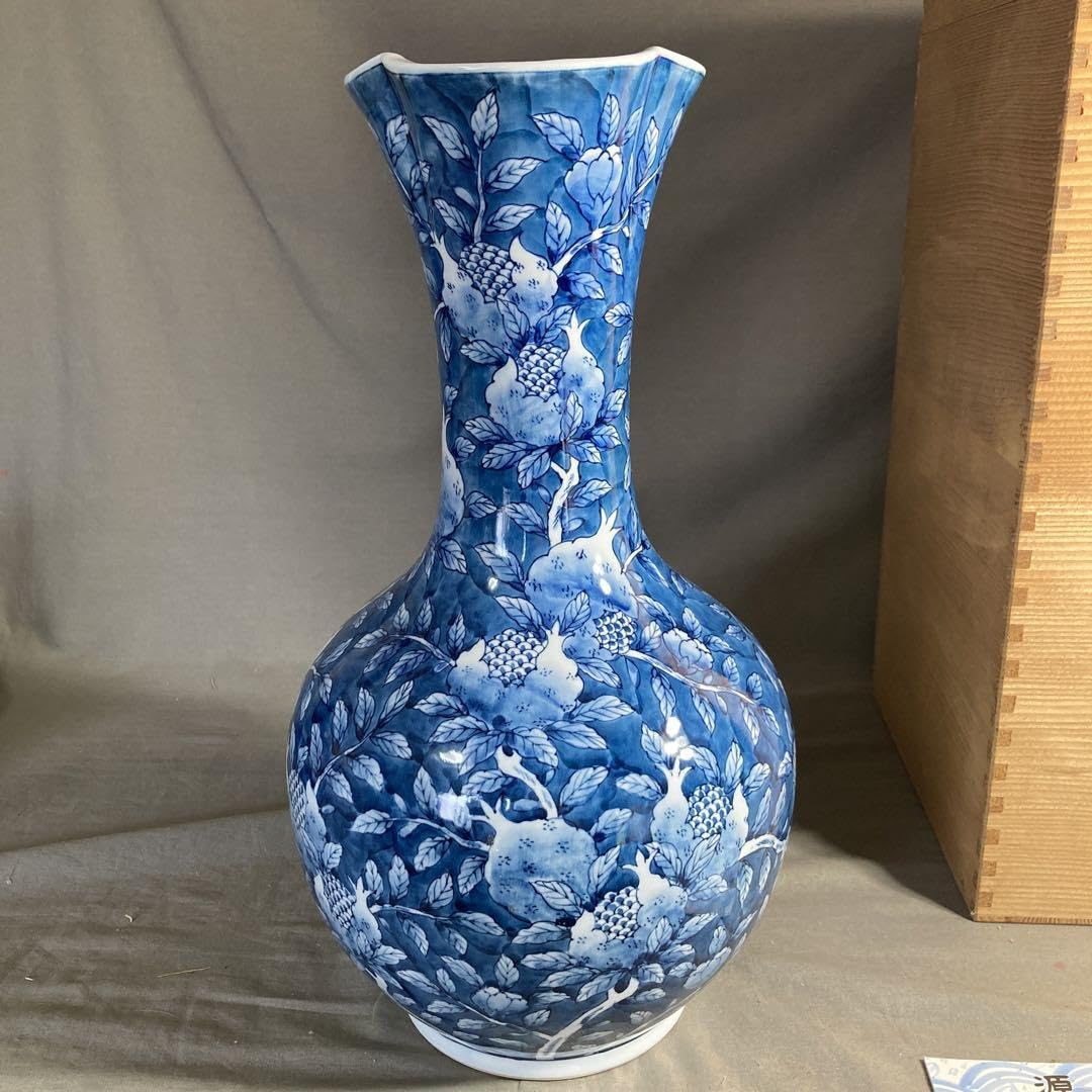 源右衛門】古伊万里の伝統 日本の銘窯 源右衛門作 染付柘榴絵 大花瓶