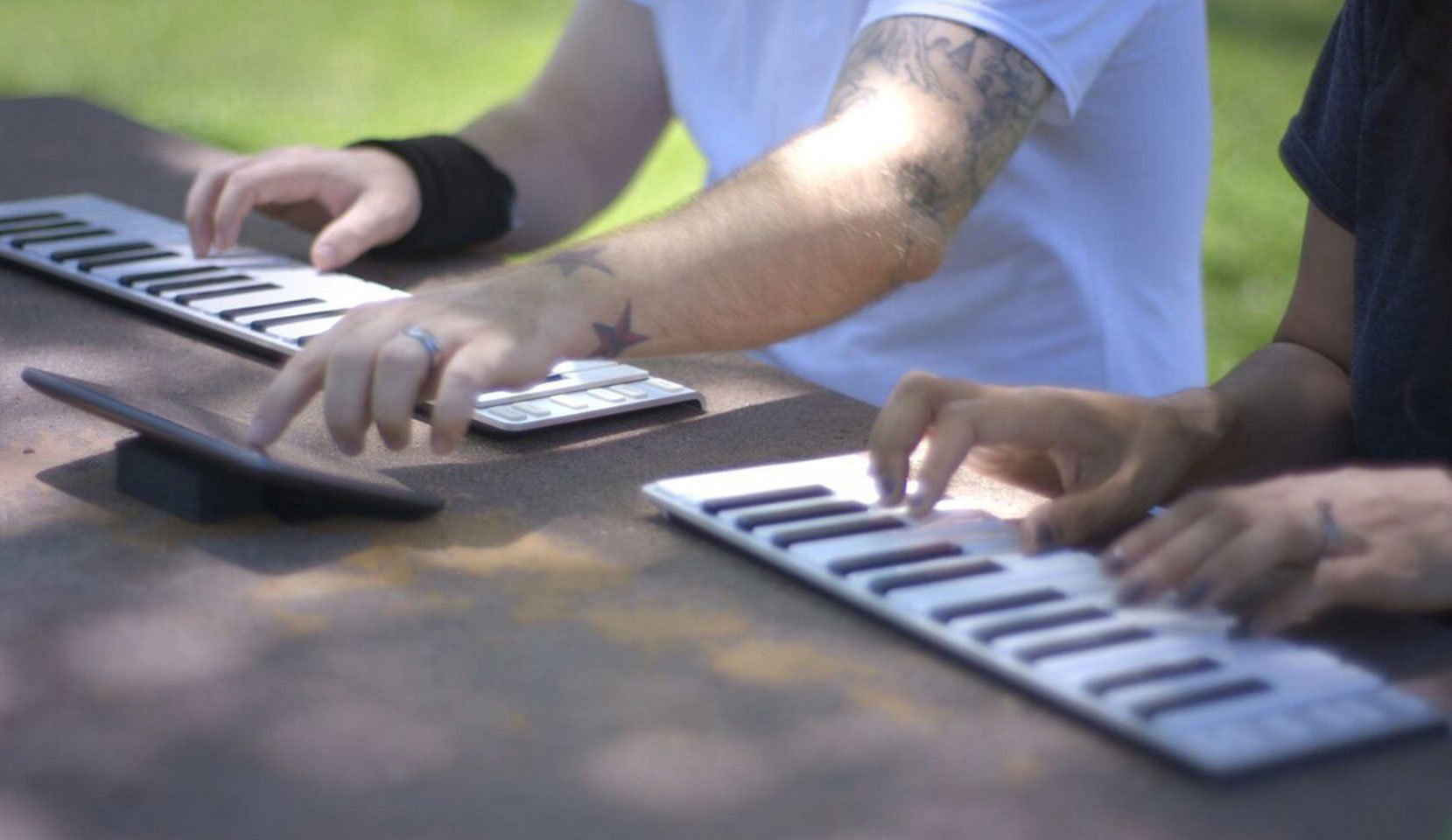 Amazon | CME PRO 25鍵 薄型ワイヤレスBluetooth MIDIキーボード Xkey