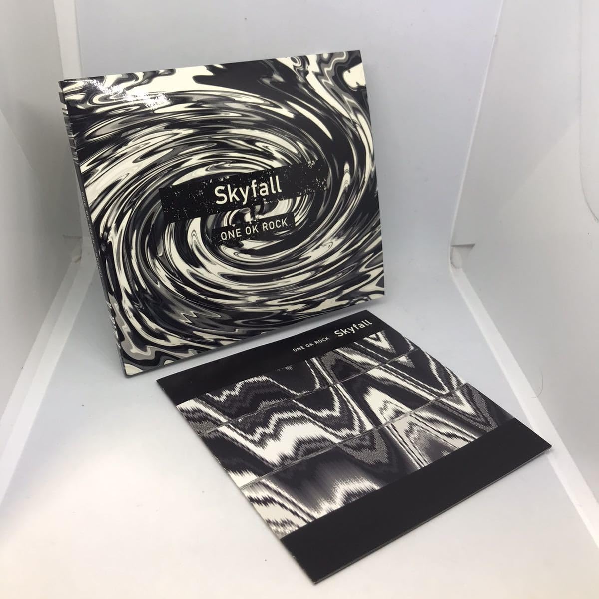 Amazon | 状態良好 国内正規品 会場限定盤 Skyfall スカイフォール ONE