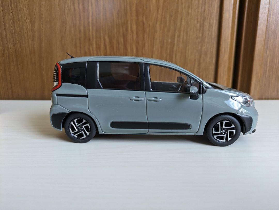 Amazon.co.jp: カラーサンプル 1 30 トヨタ シエンタ アーバンカーキ