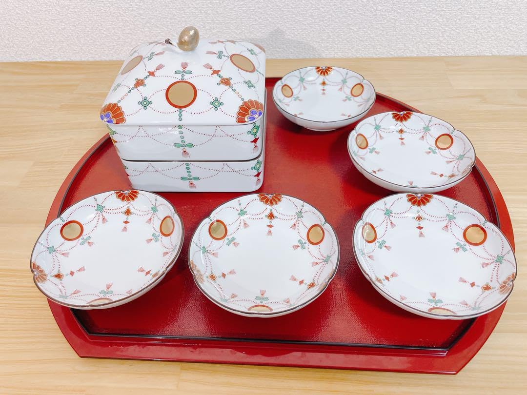 Amazon | 有田焼 其泉窯 角二段重 錦日輪赤玉瓔珞文 小皿 錦日輪赤玉