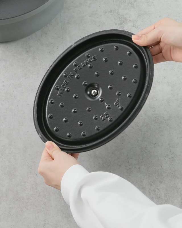 Amazon｜staub ストウブ 「 ピコ ココット オーバル グレー 23cm