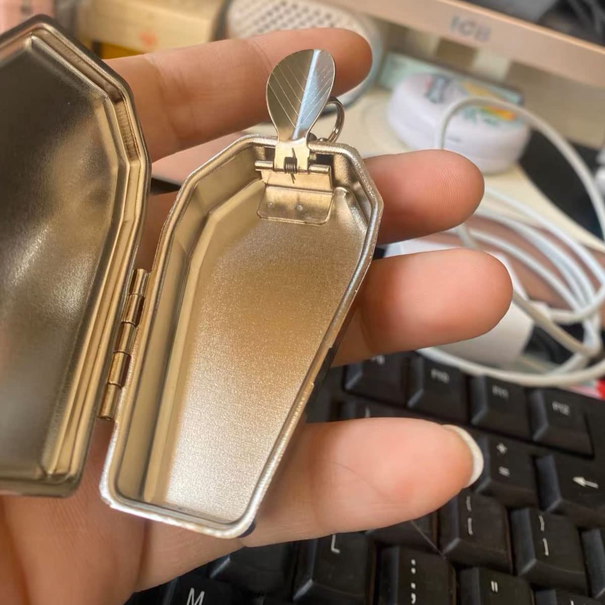 Amazon.co.jp: 棺桶 金属製 灰皿 携帯灰皿 屋外用 タバコ灰皿