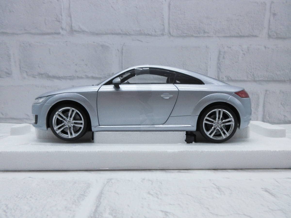 Amazon.co.jp: ミニカー 1/18 アウディ TT クーペ シルバー Foil