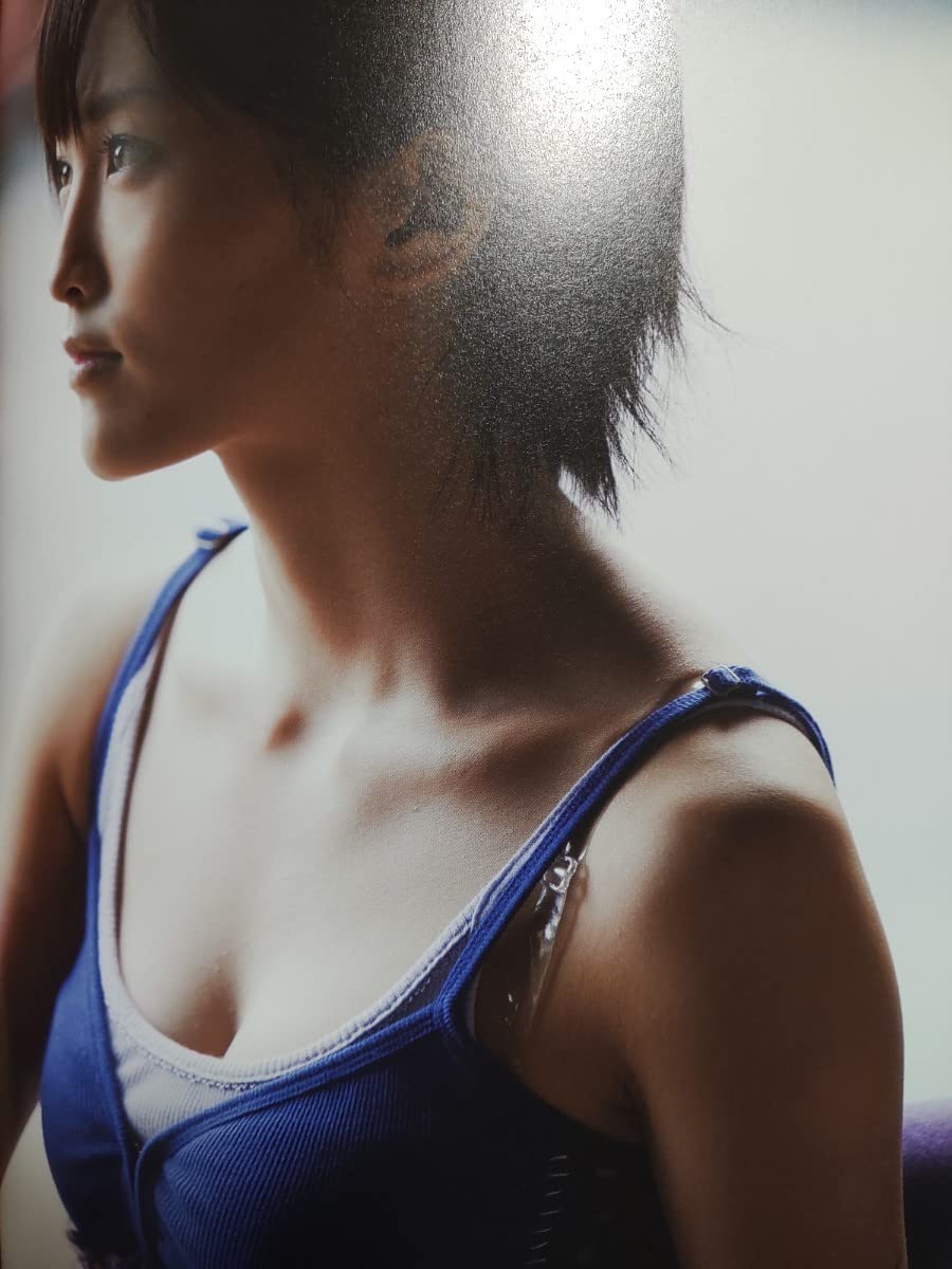 Amazon.co.jp: 山本彩(MNB48) 1st写真集「さや神」ポスター付き : おもちゃ