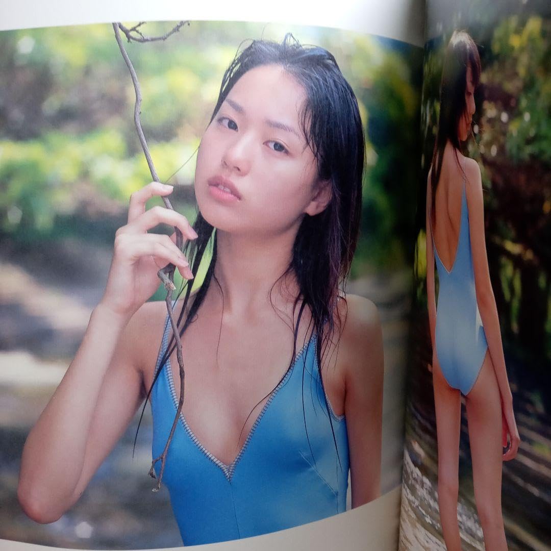 Amazon.co.jp: 戸田恵梨香 写真集 生まれた泉 : ホーム＆キッチン