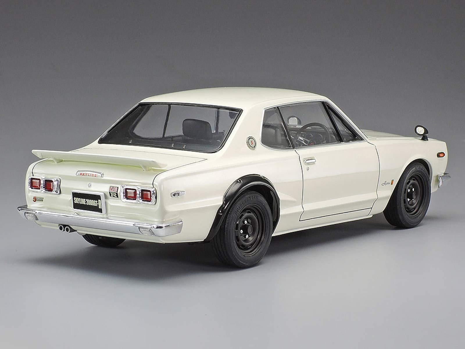 Amazon.com: Tamiya Nissan Skyline 2000 GT-R 1/24 Scale Model Kit