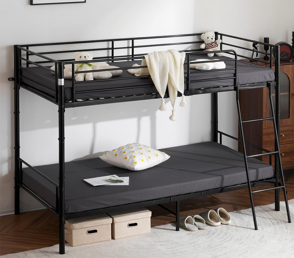 おさる】黒のスチール製ロフトベッド／デスク下収納・はしご階段付き