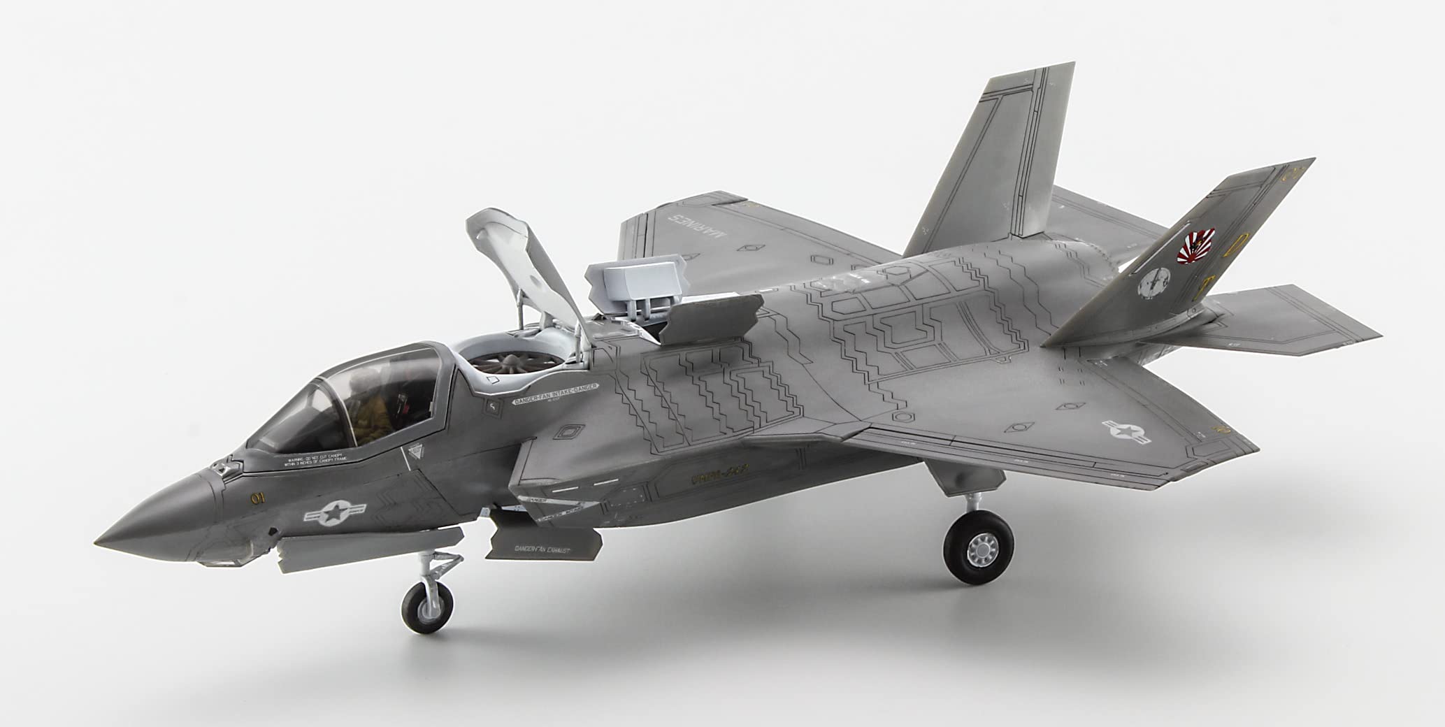 Amazon | ハセガワ 1/72 アメリカ海兵隊 F-35 ライトニングII (B型