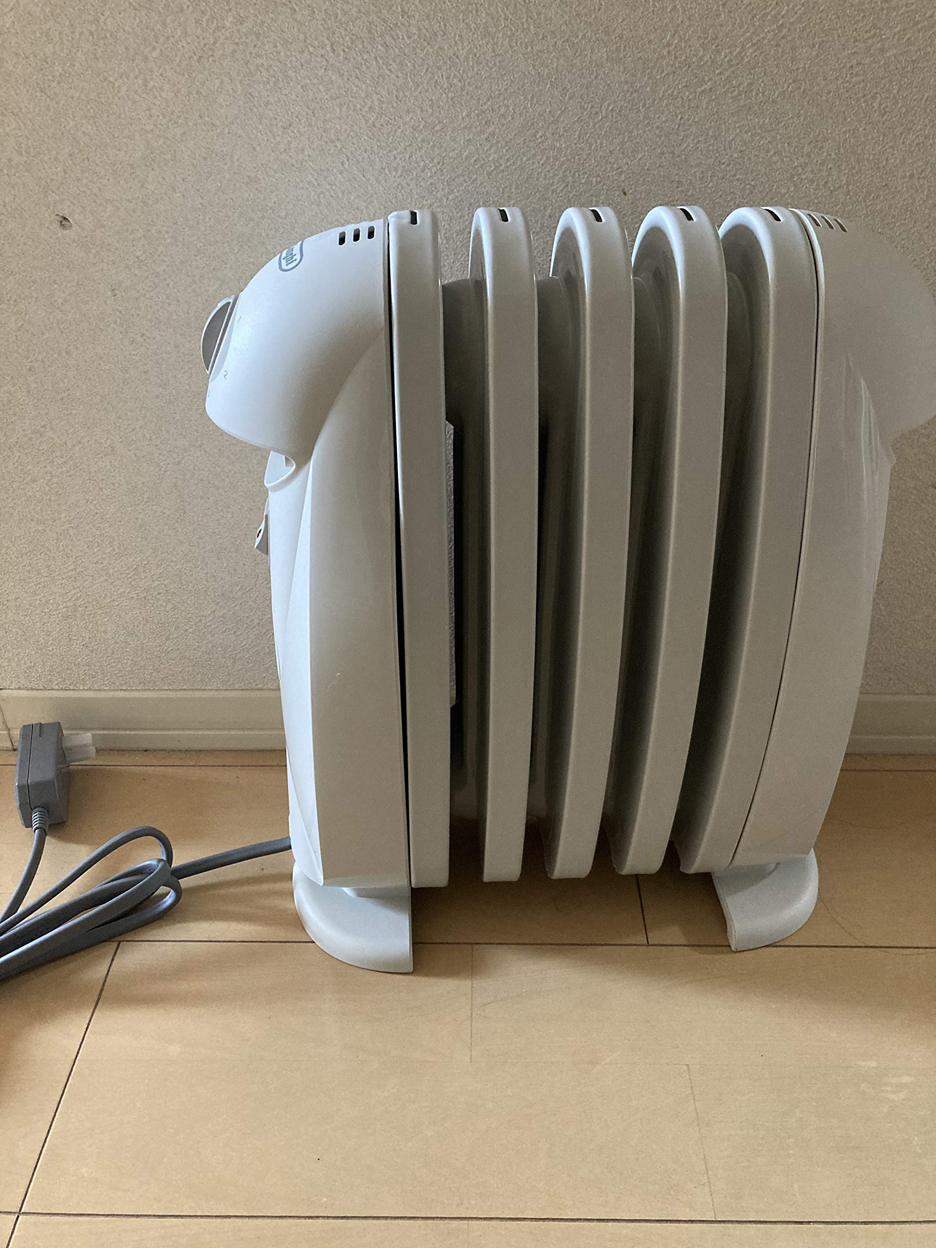 Amazon | DeLonghi オイルラジエターヒーター 小型L字型フィン5枚 【1