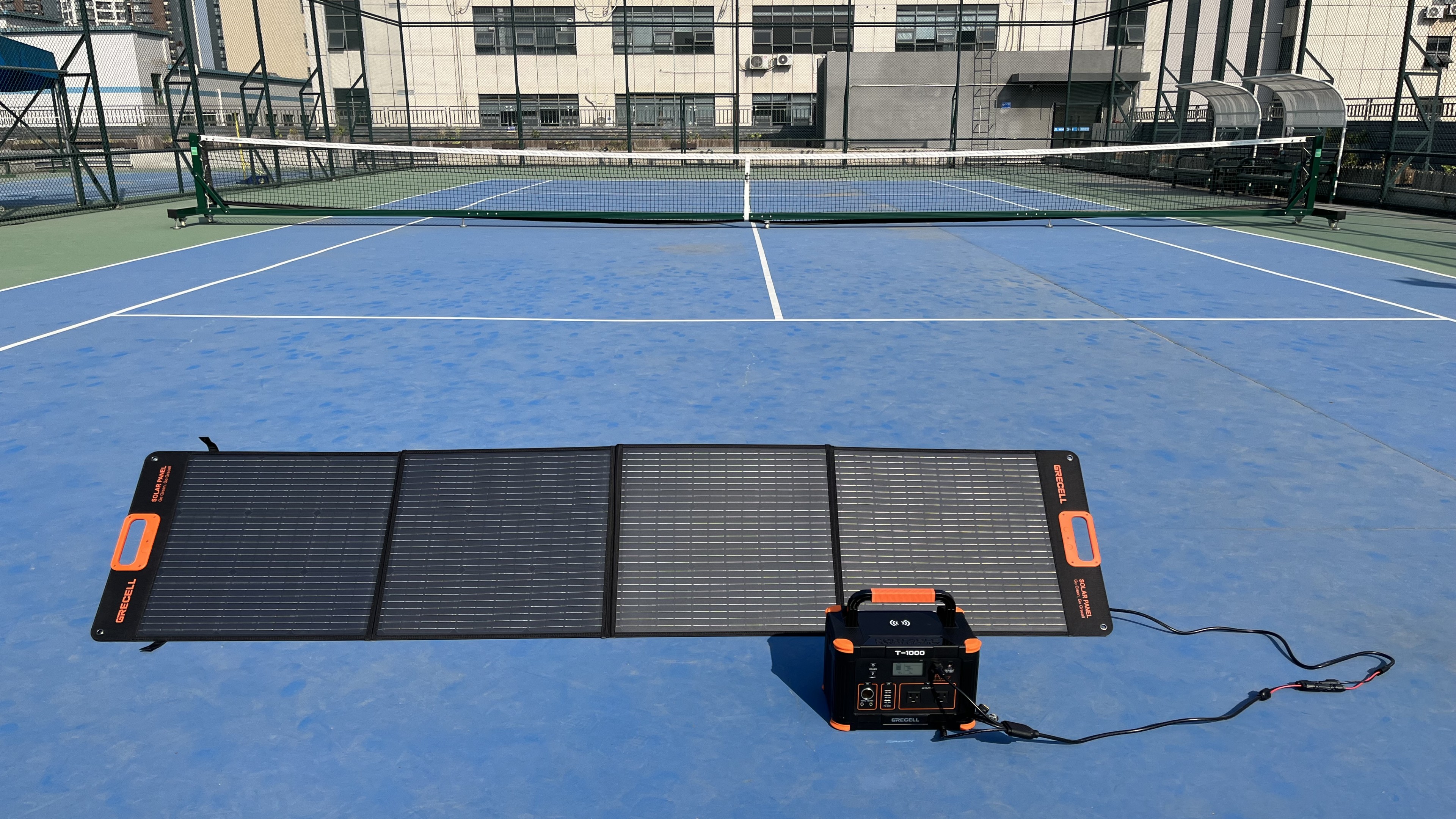 Amazon | 200W ソーラーパネル GRECELL 折りたたみ式ソーラー