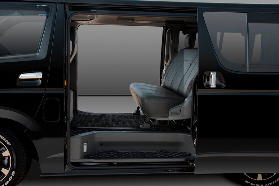 ハイエース200系 専門店 ユーアイビークルのハイエース セカンドシート