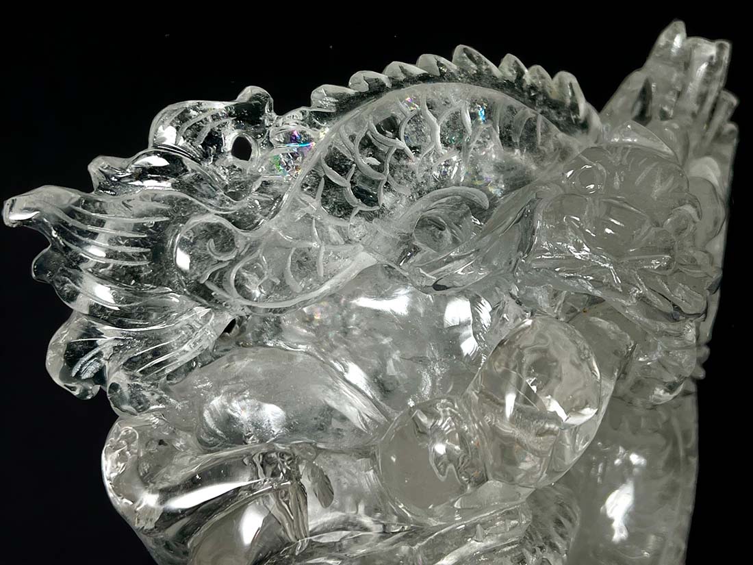 水晶 龍彫刻 (木製台座付き)
