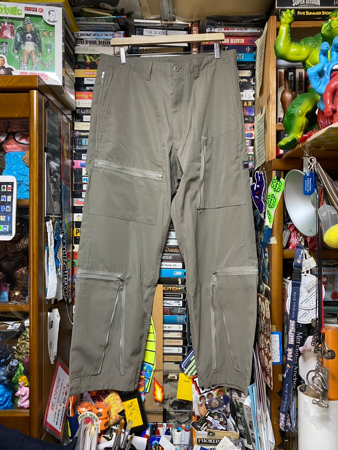 BROCHURE BFLIGHT PANTS | TROUSERS | BROCHURE ONLINE SHOP