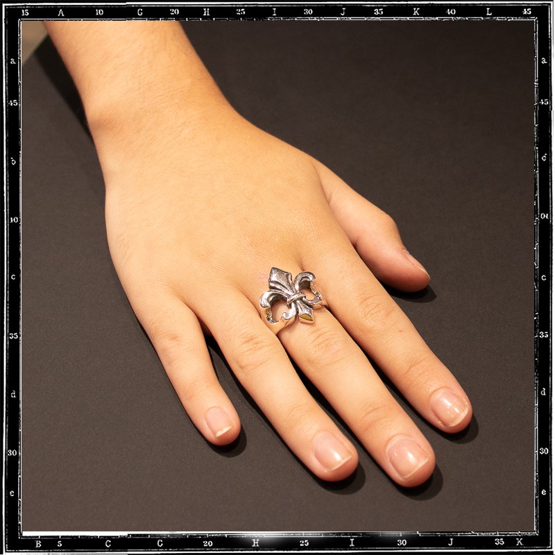 FLEUR DE LYS RING - FLAT TOP | クレイジーピッグ公式オンライン