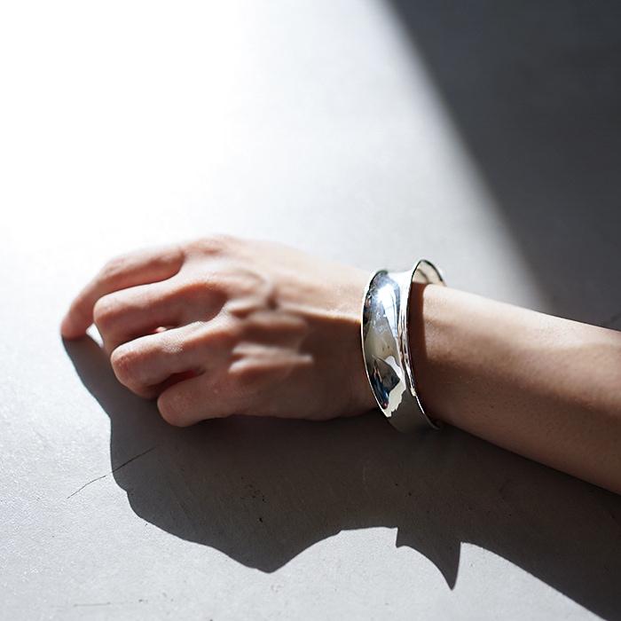 xobg003s) /XOLO JWELRY(ショロ ジュウェリー) /Concave Form Bangle