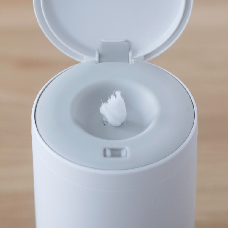 marna】[ギフト]片手で使えるウェットティッシュケース(ホワイト