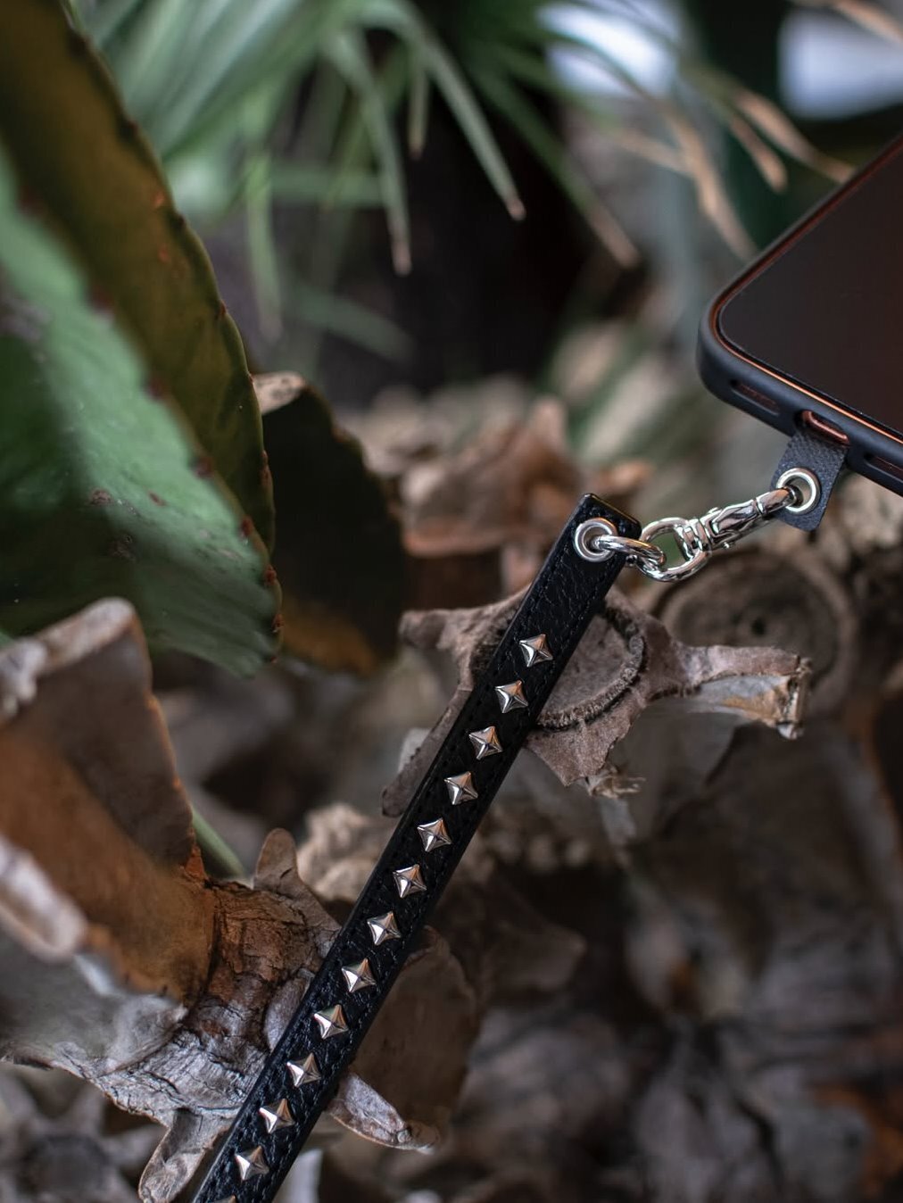 CALEE 「STUDS LEATHER SMART PHONE STRAP」 フォンタブ レザーストラップ
