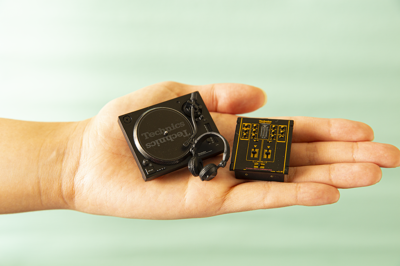500円のターンテーブル？ Technicsの製品が手のひらサイズに